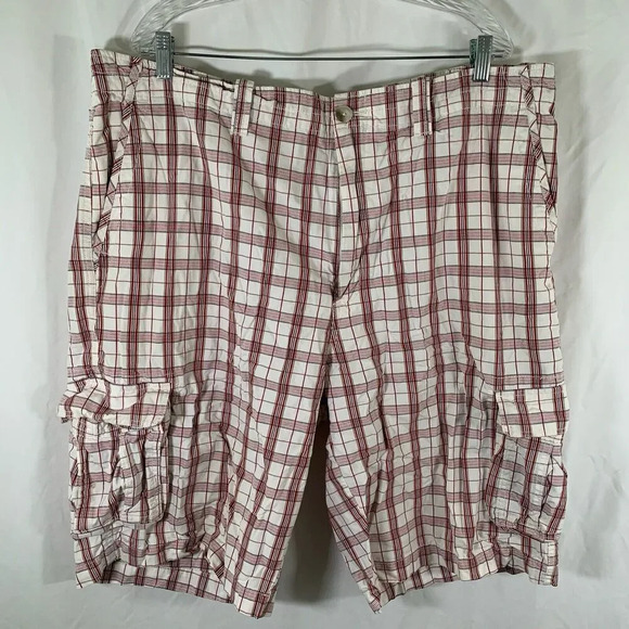 Roundtree Yorke Cargo Shorts Men's 42 White Red Plaid 100% Cotton Button - Picture 1 of 9